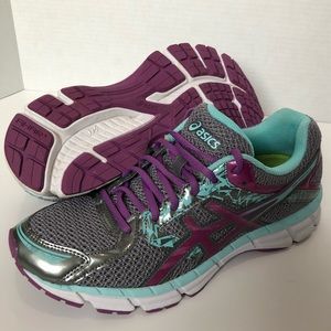 Acics running shoe